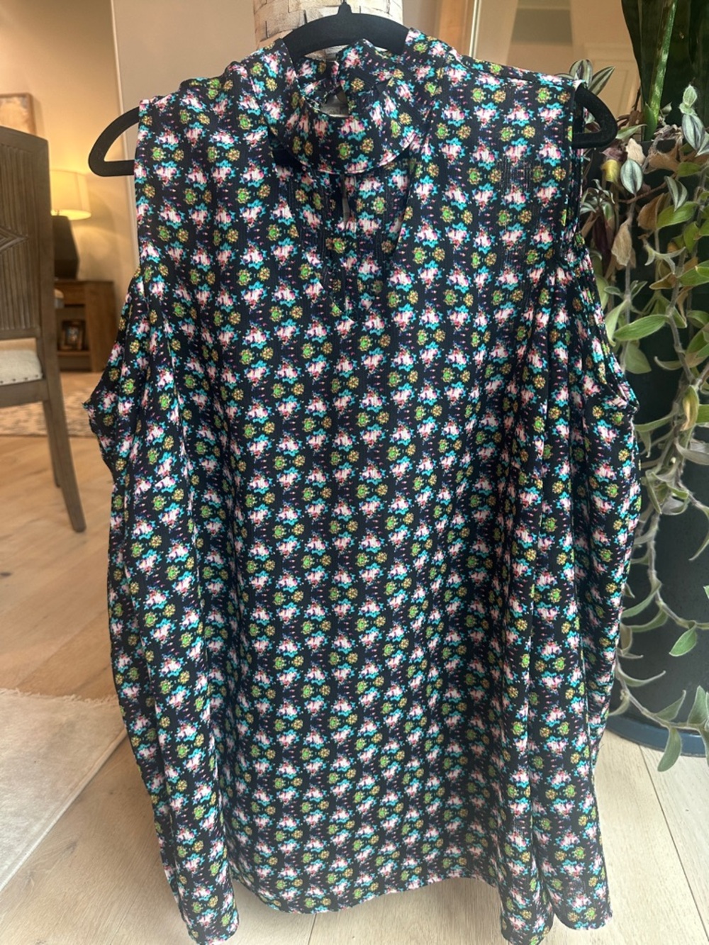 Relativity Black Floral Cold-Shoulder Blouse